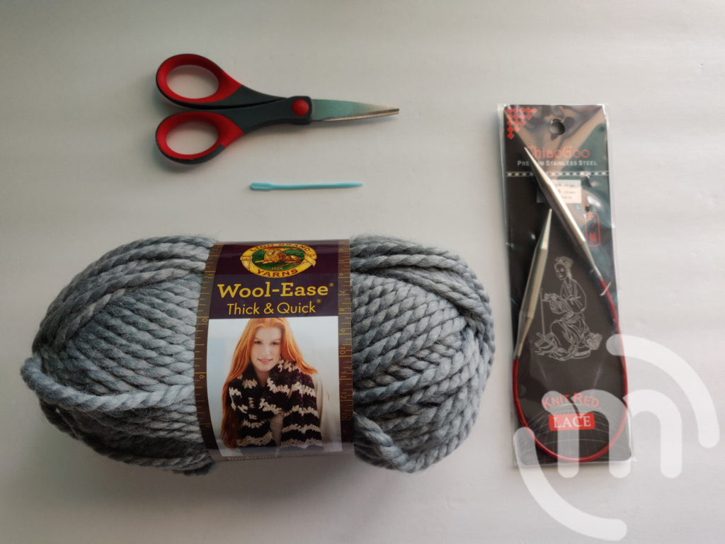 Materials for chunky knitted hat